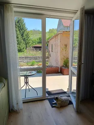 Balkon lub taras w obiekcie Dom nad rzeką