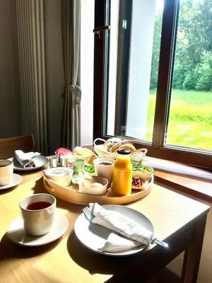Jedzenie w pensjonacie lub w pobliżu