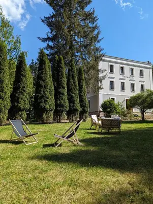 Ogród w obiekcie Willa Bywaj Zdrój