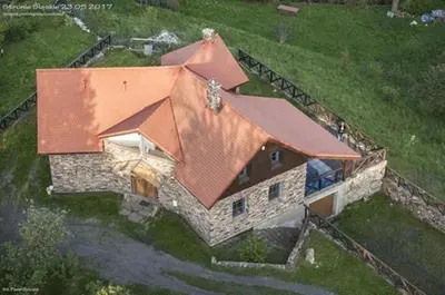 Budynek, w którym mieści się dom wakacyjny