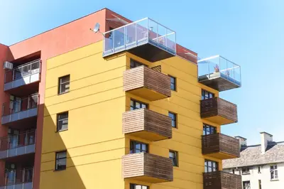 Budynek, w którym mieści się apartament