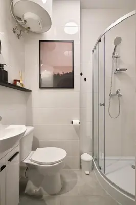 Łazienka w obiekcie BLIŻEJ GÓR Jedlina-Zdrój. Apartament na 5