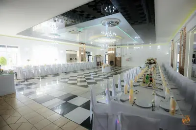 Restauracja lub miejsce do jedzenia w obiekcie Hotel Zajazdu w Ostrzeszowie