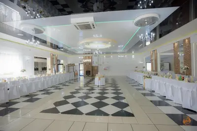 Restauracja lub miejsce do jedzenia w obiekcie Hotel Zajazdu w Ostrzeszowie