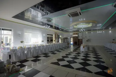 Restauracja lub miejsce do jedzenia w obiekcie Hotel Zajazdu w Ostrzeszowie