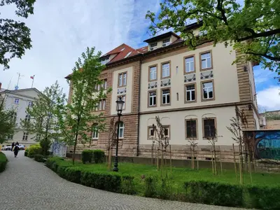 Budynek, w którym mieści się apartament