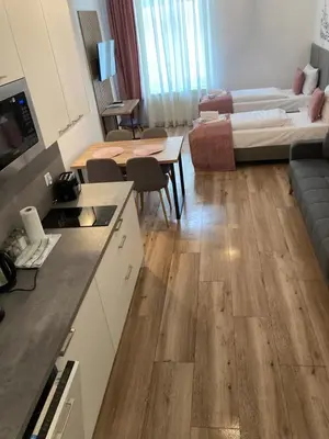 Kuchnia lub aneks kuchenny w obiekcie Aviendo Old Town Apartments