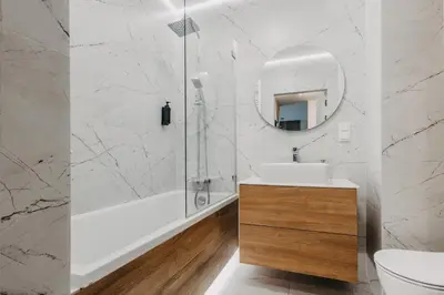 Łazienka w obiekcie Balcony & Parking, Modern Elegant Apartment! Near Tram