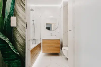Łazienka w obiekcie Balcony & Parking, Modern Elegant Apartment! Near Tram