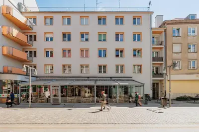 Budynek, w którym mieści się apartament