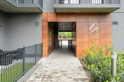 Budynek, w którym mieści się apartament