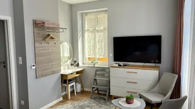 Telewizja i/lub zestaw kina domowego w obiekcie LAWENDOWE NOCOWANIE Zdrojowa 9 lokal 1B