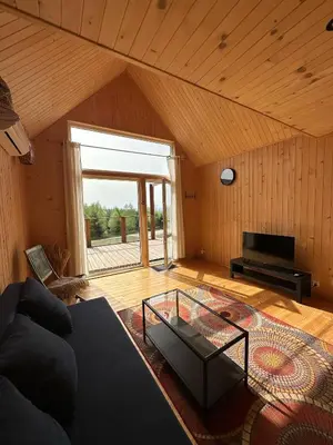 Część wypoczynkowa w obiekcie Sunny house domki rekreacyjne pod Ślężą