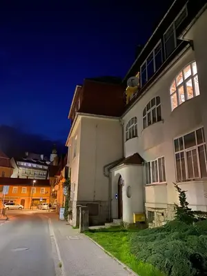 Budynek, w którym mieści się apartament