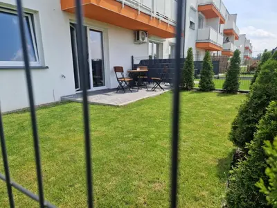 Ogród w obiekcie Apartamenty Krakowska 24 z ogródkiem