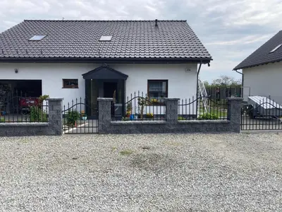 Budynek, w którym mieści się apartament