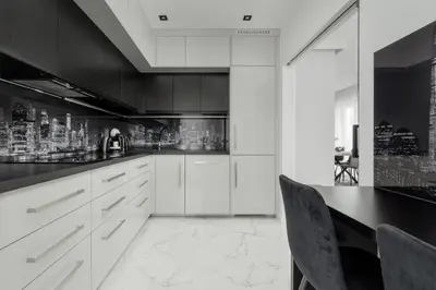Kuchnia lub aneks kuchenny w obiekcie Luksusowy Apartament z 3 Sypialniami, Klimatyzacją, Parkingiem i Biurkiem we Wrocławiu by Renters Prestige