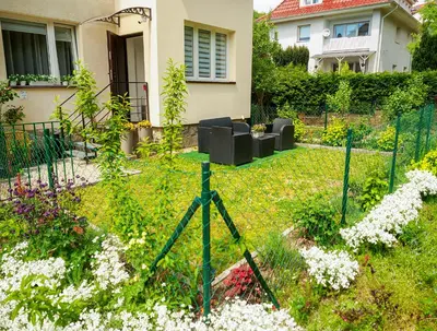 Ogród w obiekcie Apartamenty Cud Miód 2