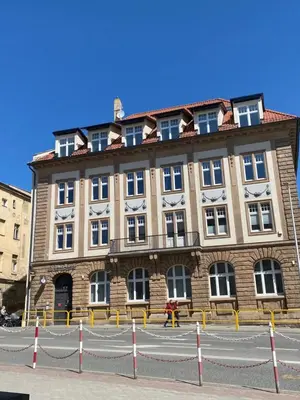 Budynek, w którym mieści się apartament