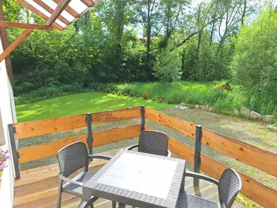 Ogród w obiekcie Apartament z tarasem nad strumykiem