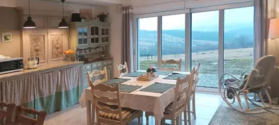 Widok na góry z tego pensjonatu