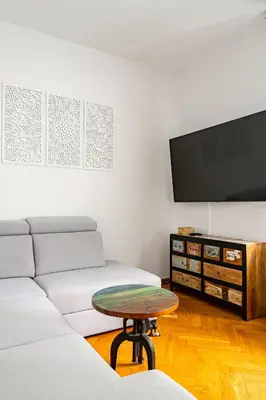 Telewizja i/lub zestaw kina domowego w obiekcie RentPlanet - Apartament Grabiszyńska