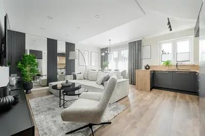 Część wypoczynkowa w obiekcie Piękny Apartament Wichrowa - 2 Sypialnie FREE GARAGE Wrocław by Noclegi Renters