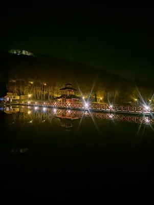 Widok na rzekę nieopodal tego domu wakacyjnego
