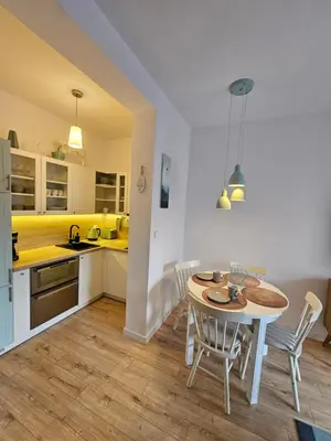 Kuchnia lub aneks kuchenny w obiekcie Apartament 16 - Bliżej Zdroju