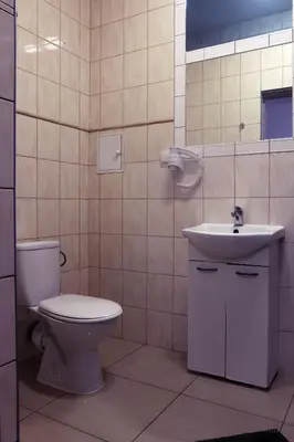 Łazienka w obiekcie Hotel Dworek