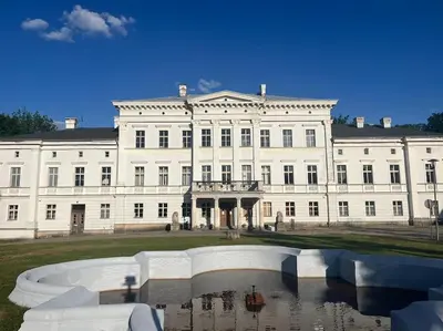 Budynek, w którym mieści się apartament
