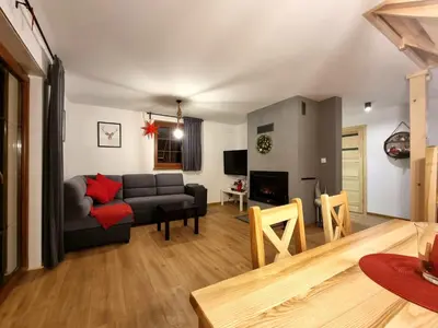 Telewizja i/lub zestaw kina domowego w obiekcie Dom w Rudawie