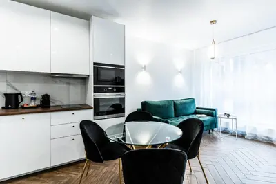 Kuchnia lub aneks kuchenny w obiekcie Pure Rental Premium Apartments - Free Parking & AC