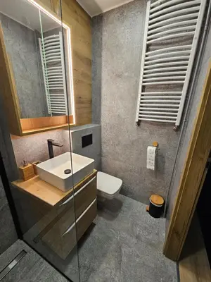 Łazienka w obiekcie Apartament Radiostacja III z ogródkiem, parking free
