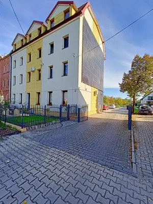 Budynek, w którym mieści się apartament