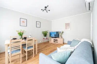 Telewizja i/lub zestaw kina domowego w obiekcie NiceOne Apartment Number 3 - W samym Centrum! AC