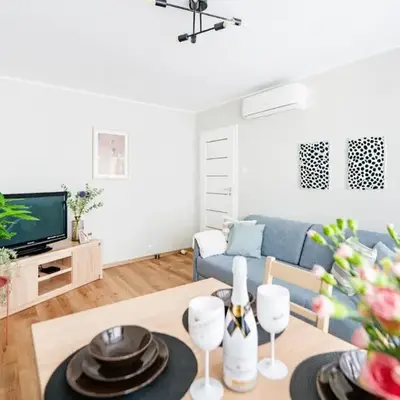 NiceOne Apartment Number 3 - W samym Centrum! AC
