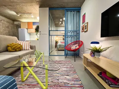 Część wypoczynkowa w obiekcie Funky Vibes Apart - Wyszyńskiego 55 - self check-in 24h - free parking