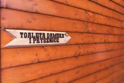 Certyfikat, podpis lub inny dokument wystawiony w obiekcie Góry Stołowe Camp - całoroczne miejsce na kamper, przyczepę lub namiot