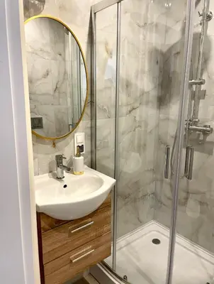 Łazienka w obiekcie Dan Apartament, Self check-in