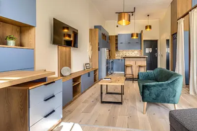 Kuchnia lub aneks kuchenny w obiekcie RentPlanet - Apartament Powstańców Śląskich