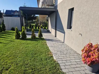 Ogród w obiekcie Aleja Ogrodowa z Jacuzzi