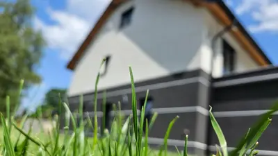Budynek, w którym mieści się apartament