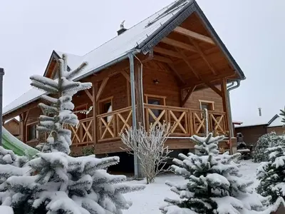 Obiekt Apartament Na Rozdrożu zimą