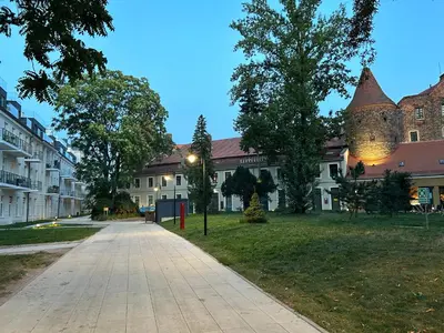 Budynek, w którym mieści się apartament
