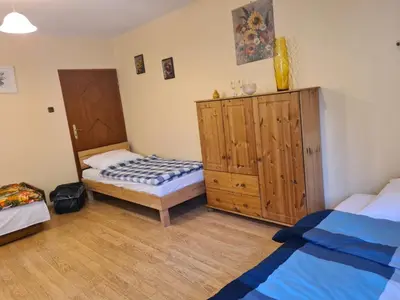 Łóżko lub łóżka w pokoju w obiekcie Noclegi Stara Fabryka Jedlina-Zdrój