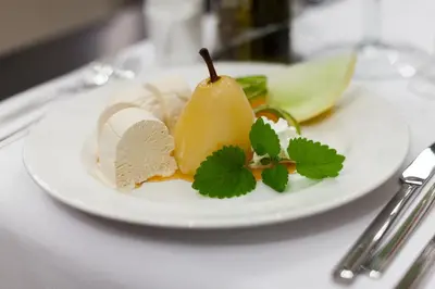 Jedzenie w hotelu lub w pobliżu