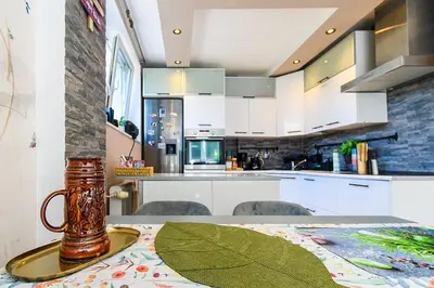 Kuchnia lub aneks kuchenny w obiekcie Apartament Górnik w Wałbrzychu 40m, kuchnia, klima, Wifi, parking