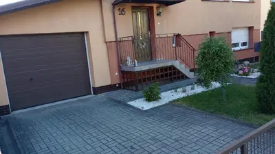 Budynek, w którym mieści się apartament