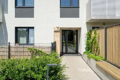 Budynek, w którym mieści się apartament